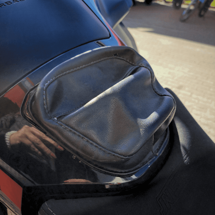 https://motodiana.com//public/uploads/Motos%20Usadas/Elementos_Graficos/AE_55_UF_GL1800DCT_PRETO/9.png