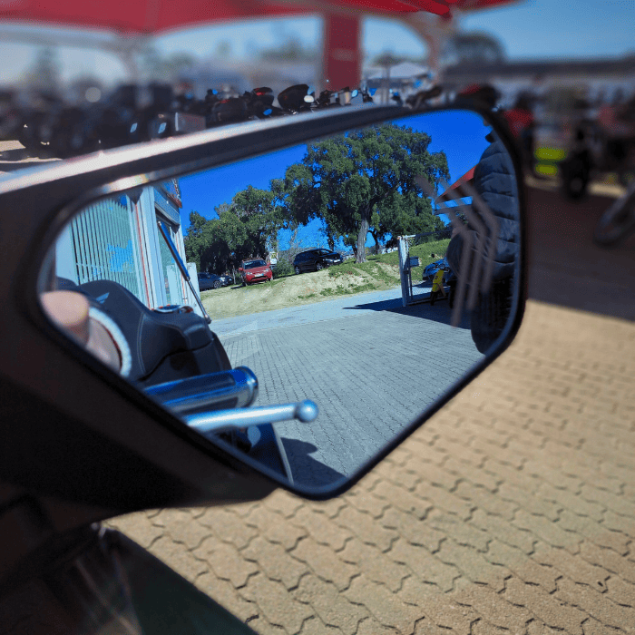 https://motodiana.com//public/uploads/Motos%20Usadas/Elementos_Graficos/AE_55_UF_GL1800DCT_PRETO/9_15.png