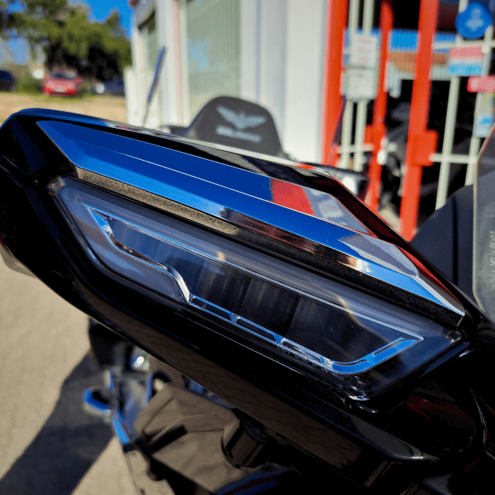 https://motodiana.com//public/uploads/Motos%20Usadas/Elementos_Graficos/AE_55_UF_GL1800DCT_PRETO/9_16.png