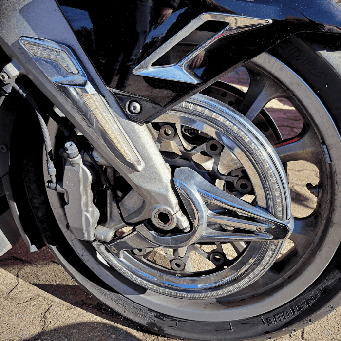 https://motodiana.com//public/uploads/Motos%20Usadas/Elementos_Graficos/AE_55_UF_GL1800DCT_PRETO/9_22.png