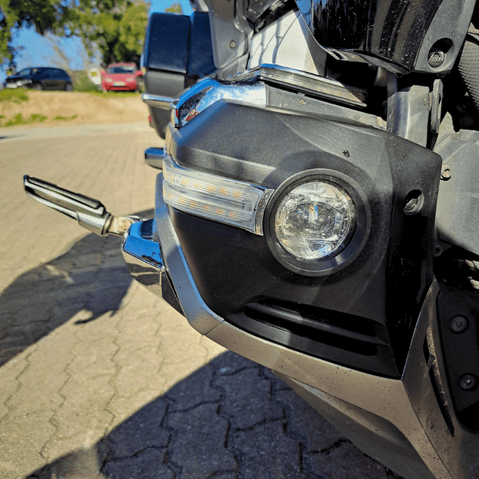 https://motodiana.com//public/uploads/Motos%20Usadas/Elementos_Graficos/AE_55_UF_GL1800DCT_PRETO/9_24.png