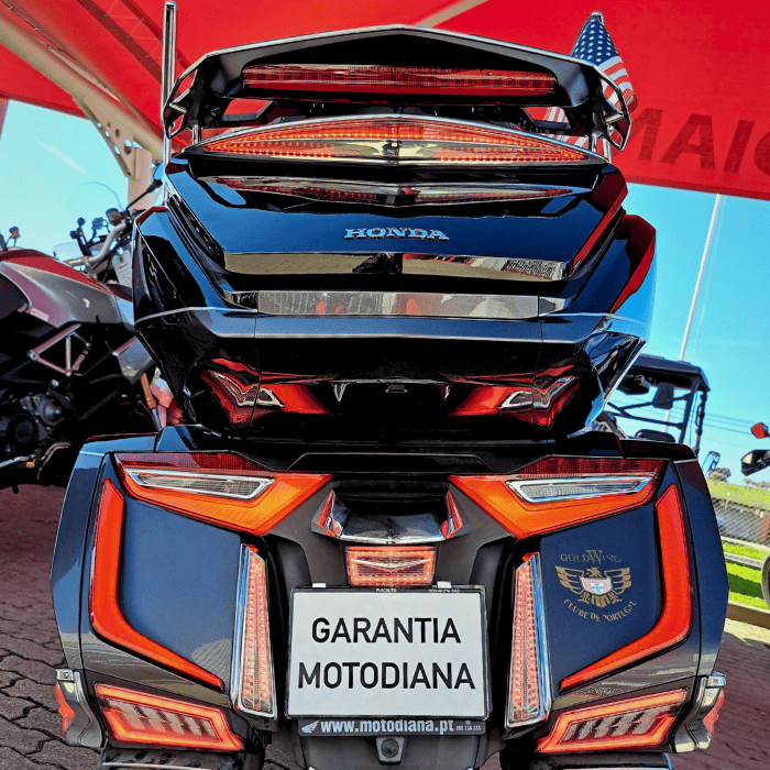 https://motodiana.com//public/uploads/Motos%20Usadas/Elementos_Graficos/AE_55_UF_GL1800DCT_PRETO/9_31.png