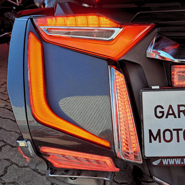 https://motodiana.com//public/uploads/Motos%20Usadas/Elementos_Graficos/AE_55_UF_GL1800DCT_PRETO/9_33.png