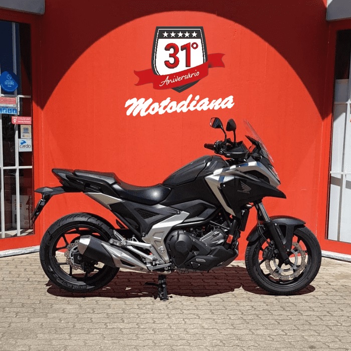 https://motodiana.com//public/uploads/Motos%20Usadas/Elementos_Graficos/AJ_01_BR_NC750X_PRETOMATE/0_7.jpg