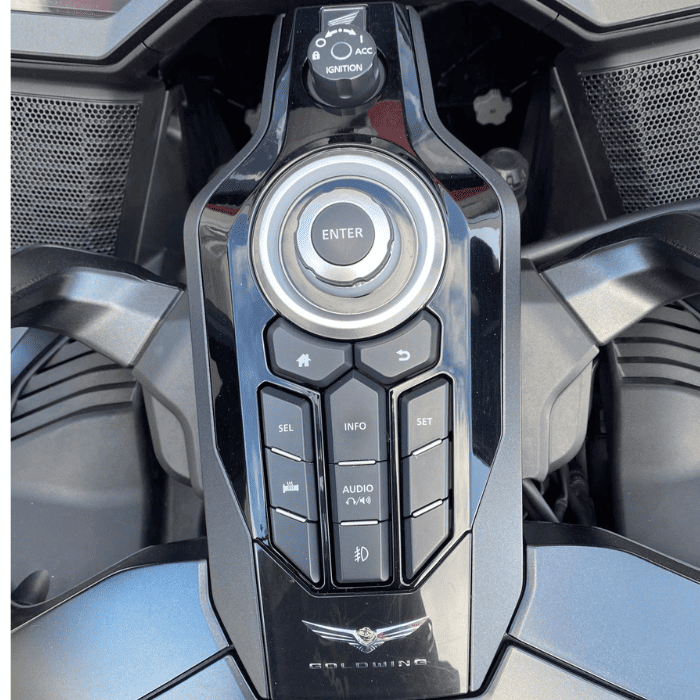 https://motodiana.com//public/uploads/Motos%20Usadas/Elementos_Graficos/AR-29-FH%20HONDA%20GL1800%20BAGGER/11.png