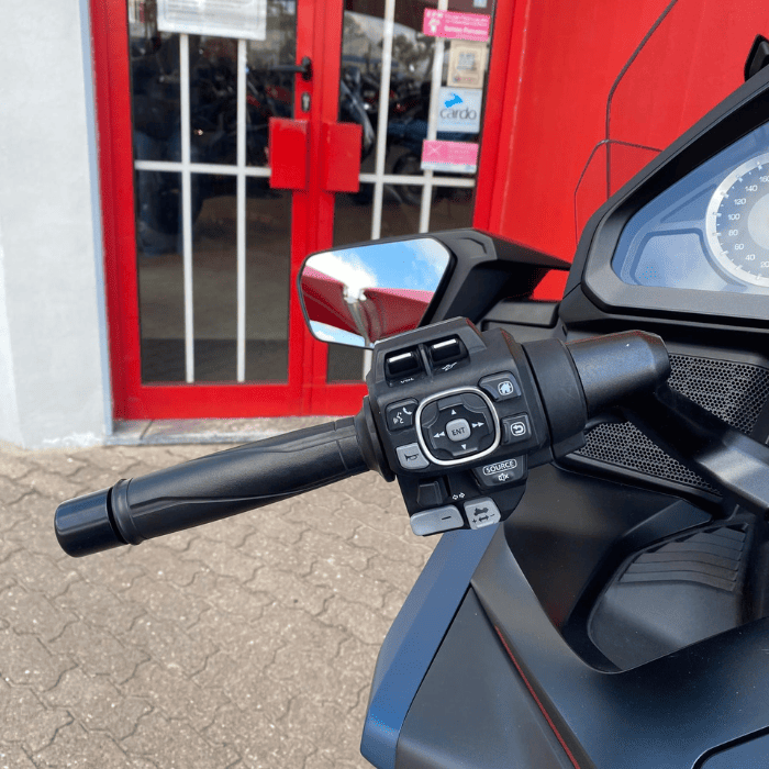 https://motodiana.com//public/uploads/Motos%20Usadas/Elementos_Graficos/AR-29-FH%20HONDA%20GL1800%20BAGGER/12.png