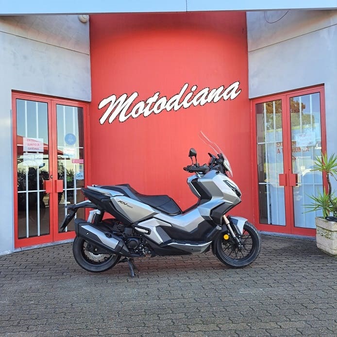 https://motodiana.com//public/uploads/Motos%20Usadas/Elementos_Graficos/AV-54-ZL%20HONDA%20ADV%20350/20250128_092729.jpg