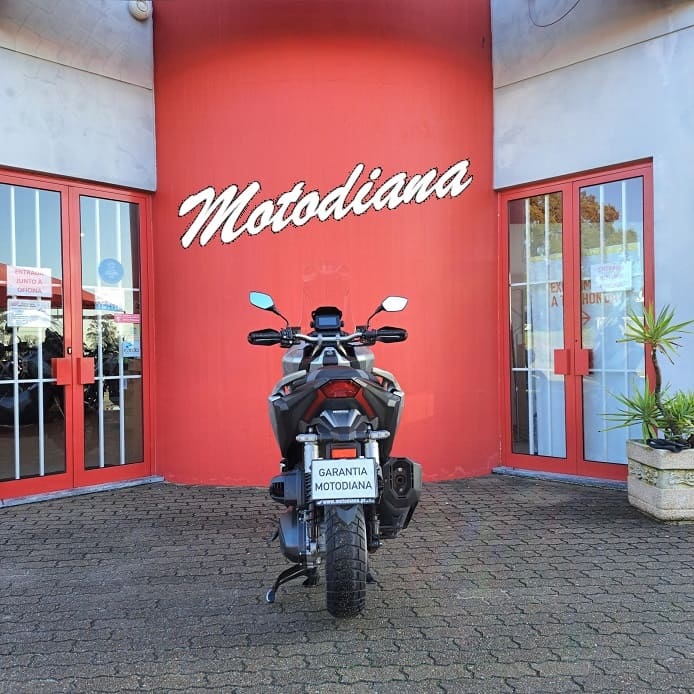 https://motodiana.com//public/uploads/Motos%20Usadas/Elementos_Graficos/AV-54-ZL%20HONDA%20ADV%20350/20250128_092828.jpg