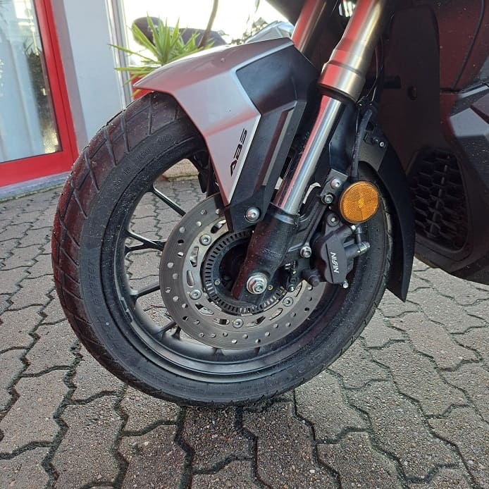 https://motodiana.com//public/uploads/Motos%20Usadas/Elementos_Graficos/AV-54-ZL%20HONDA%20ADV%20350/20250128_092936.jpg