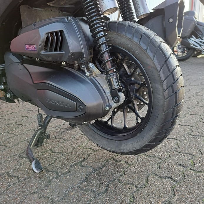 https://motodiana.com//public/uploads/Motos%20Usadas/Elementos_Graficos/AV-54-ZL%20HONDA%20ADV%20350/20250128_092943.jpg