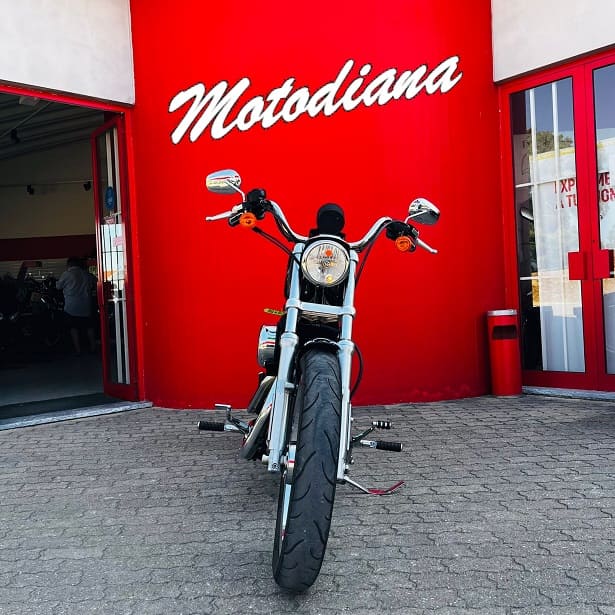 https://motodiana.com//public/uploads/Motos%20Usadas/Elementos_Graficos/BH-55-VA%20HARLEY/02.jpg