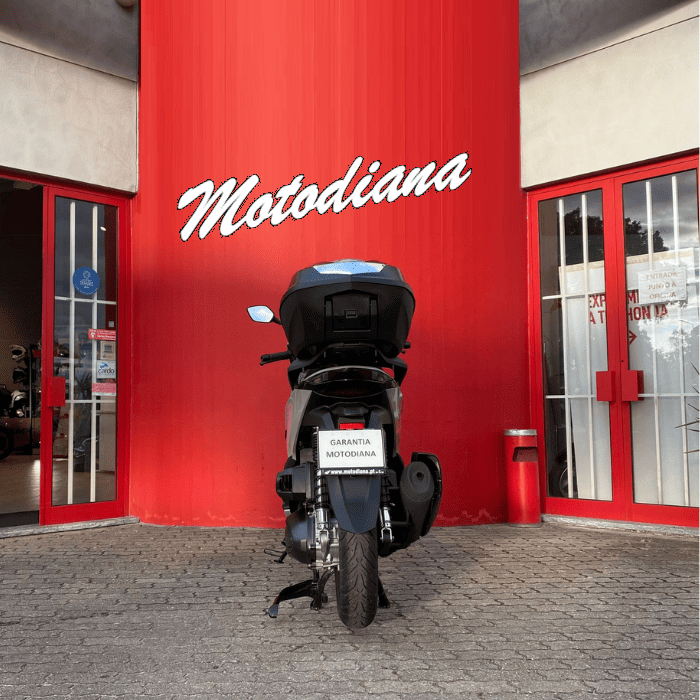 https://motodiana.com//public/uploads/Motos%20Usadas/Elementos_Graficos/CE-00-FM%20HONDA%20SH350%20SMART%20TOP%20CASE/04.png